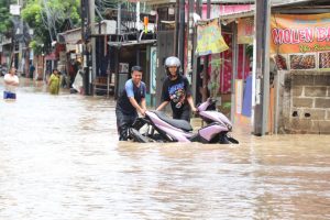 kebanjiranbekasi-dilanda-banjir-pemerintah-siapkan-langkah-penanggulangan-daruratkebanjiran