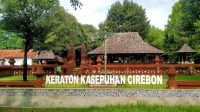 Cirebon adalah destinasi wisata yang menawarkan kombinasi menarik antara sejarah, budaya, alam, dan kuliner