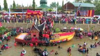 tradisi khas Padang
