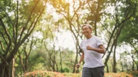 Gaya hidup sehat di era cemas menuntut lebih dari sekadar kebugaran fisik. Ia mencakup kesehatan mental, relasi sosial, pola makan, tidur, hingga kemampuan hadir secara sadar dalam setiap aktivitas