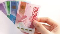 Ketidakstabilan keuangan bisa datang dari mana saja—baik dari diri sendiri maupun dari luar yang tak terduga.