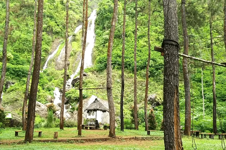 Pelukan alam bukanlah solusi sekali datang,ritual hidup, tempat kita kembali dari waktu ke waktu untuk mengingat bahwa ada dunia lain di luar