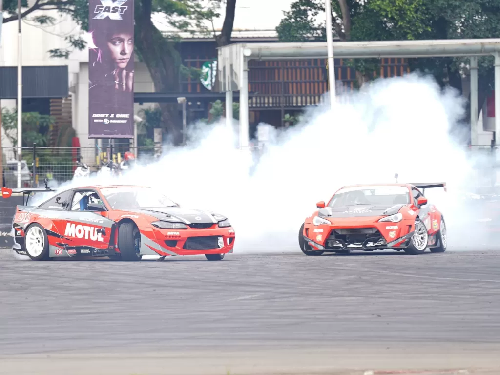 Drifting bukan sekadar aksi memutar setir dan menggesek ban