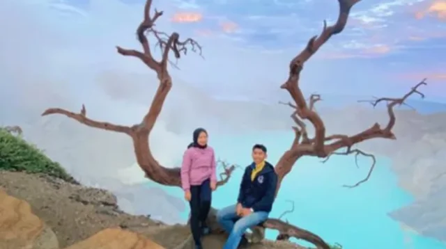 Honeymoon bukan soal kemewahan, melainkan soal koneksi emosional dan pengalaman bersama. Wisata alam romantis memberikan ruang dan suasana untuk membangun kedekatan secara alami.