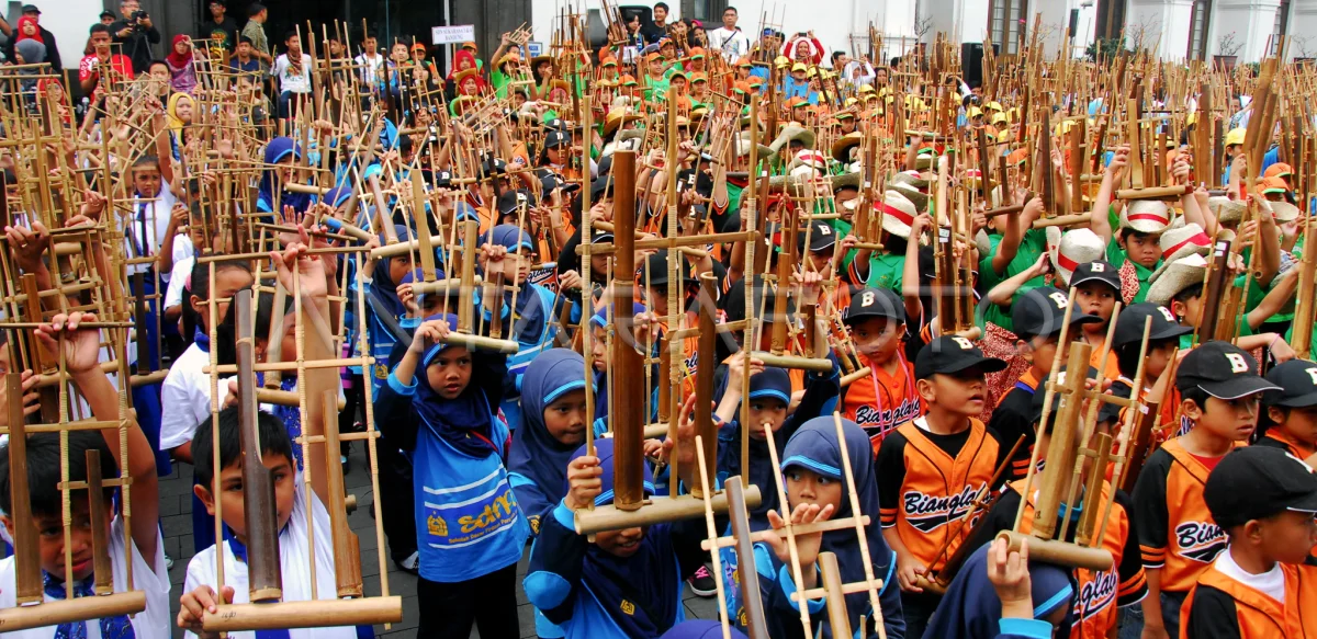 penting untuk kita sadari bahwa menjaga warisan budaya adalah bagian dari menjaga jati diri bangsa.